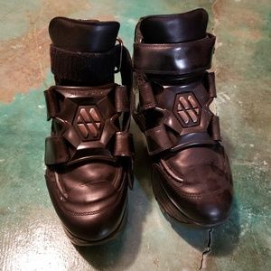 New Rock High Tops Size 41 Never Worn Outside